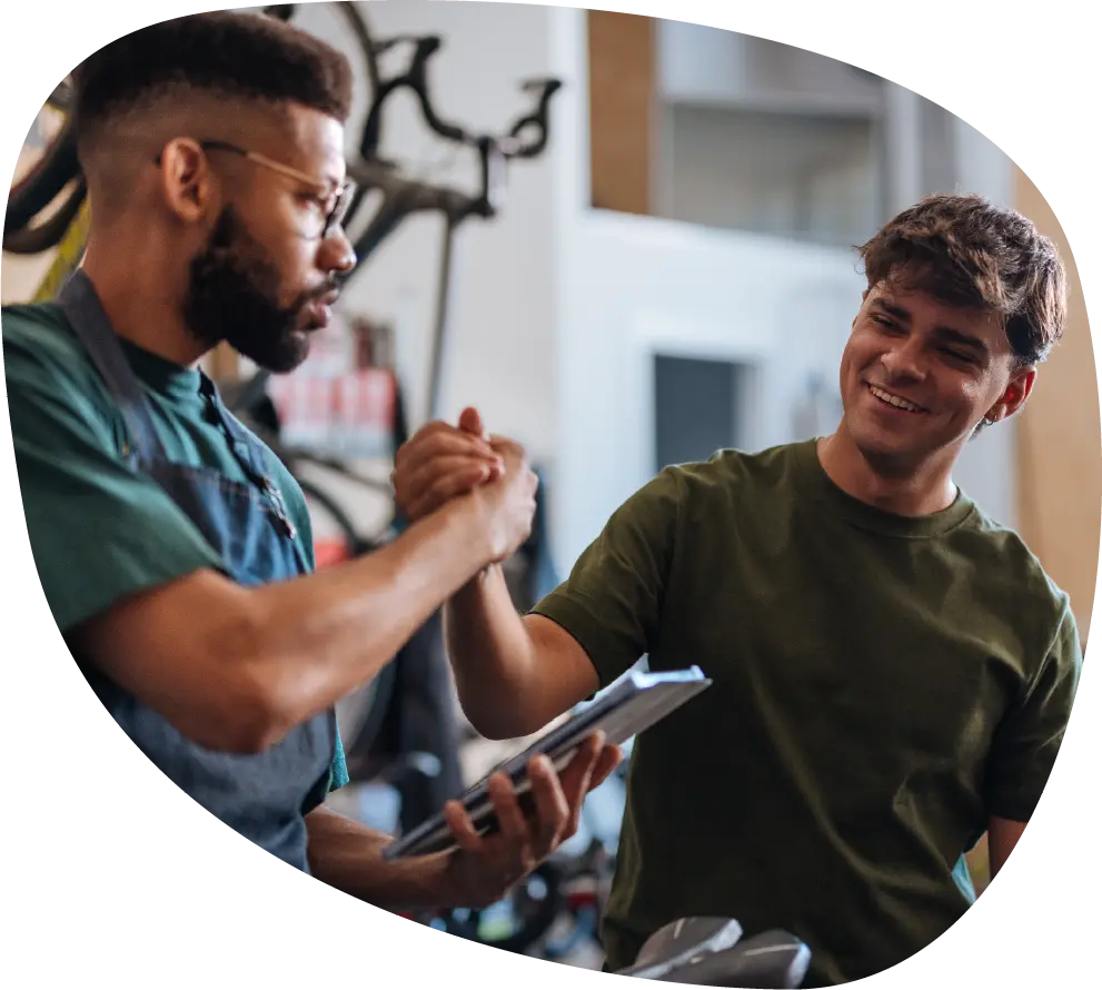 Poignée de main, symbole d’accompagnement vers l’emploi